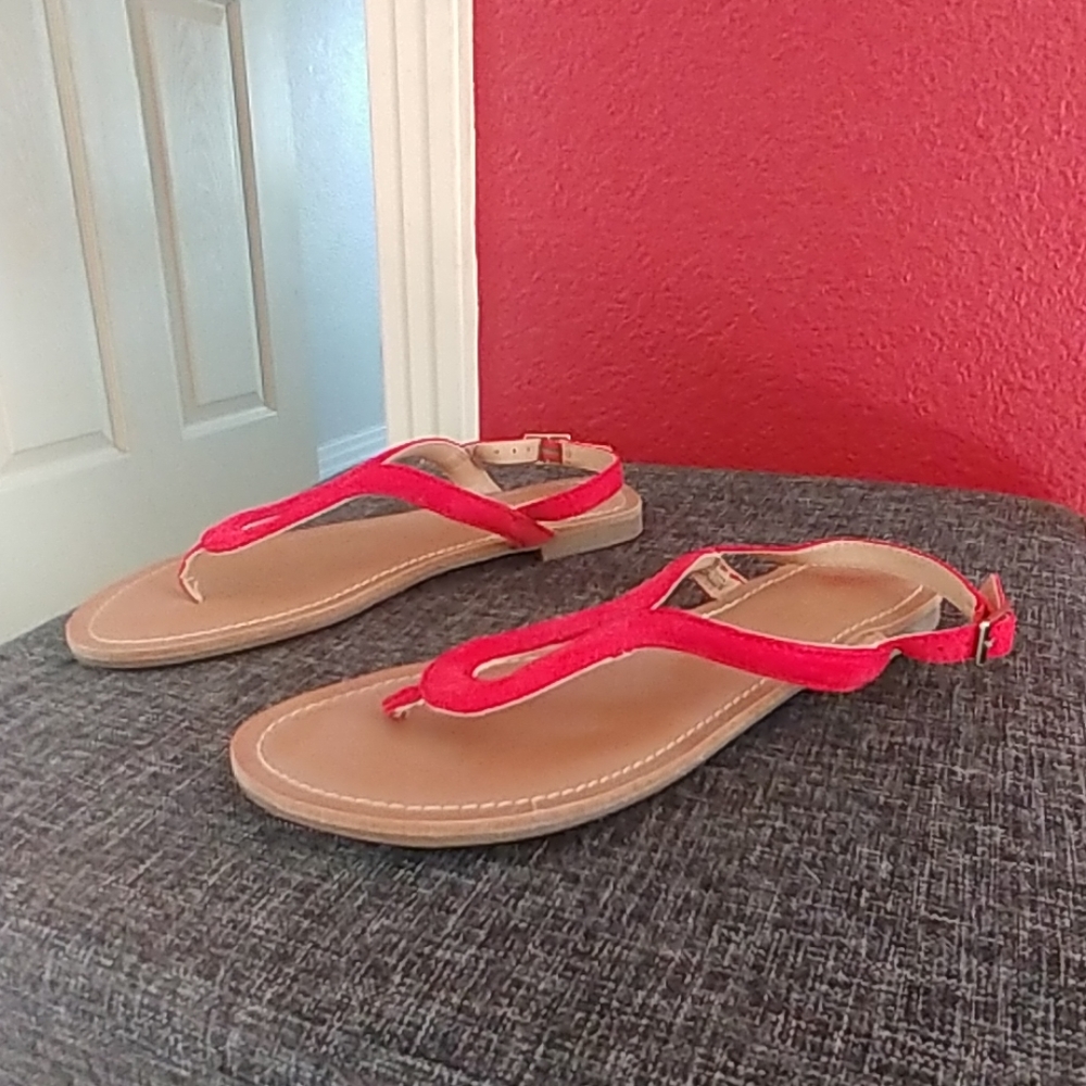 Sandles - Picture 2 of 3
